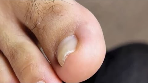 Manicure Tutorial: digging deep inward satisfying