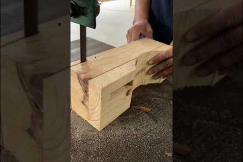 Cutting Table Legs With A Vertical Saw