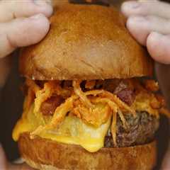 The Mouthwatering Experience at the Burger House in Southern Mississippi