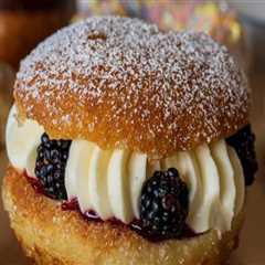 Exploring the Delicious Seasonal and Holiday Treats Offered by Bakeries in Southwestern Pennsylvania