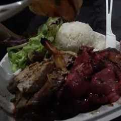 Diamond Head Market & Grill Review | Ultimate Surf & Turf Local Plate 🌺🍖🐟 Travel Vlog..